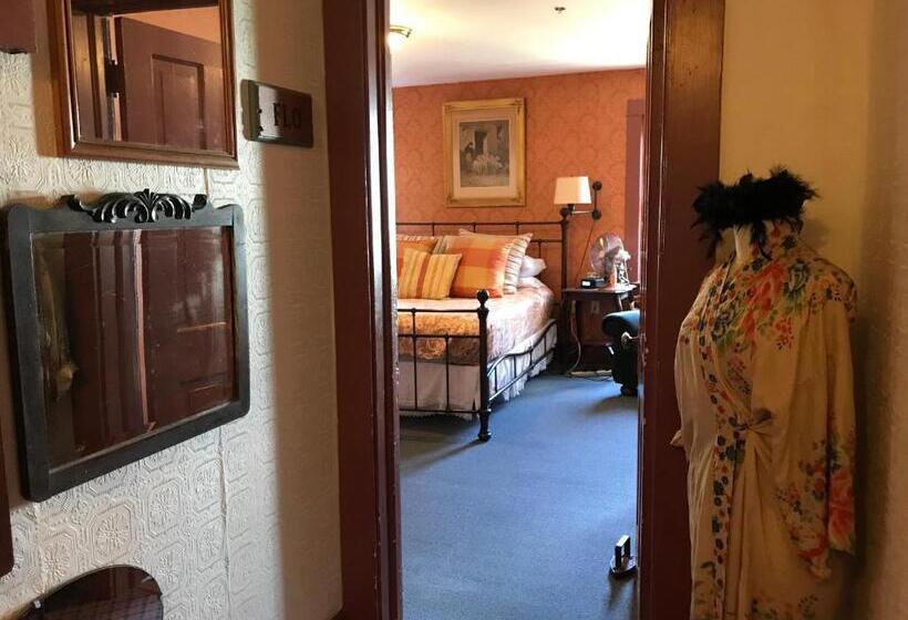 Номер Стандарт, Historic Skagway Inn