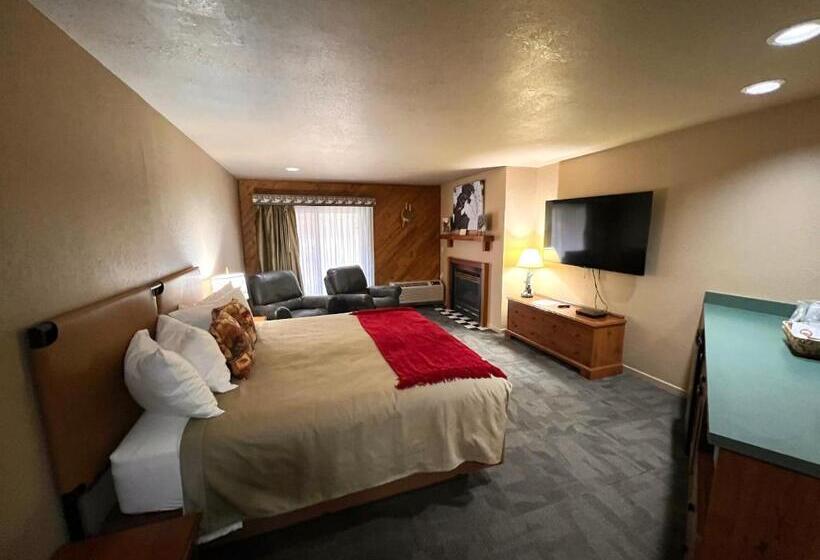 스탠다드 룸 킹사이즈 침대, Whitetail Lodge