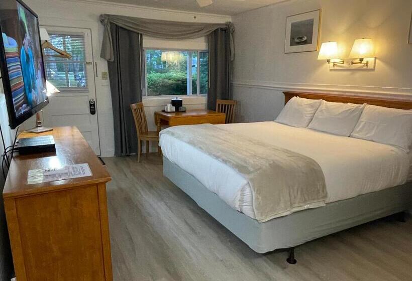 Standard Room King Size Bed, Kennebunkport Motor Lodge