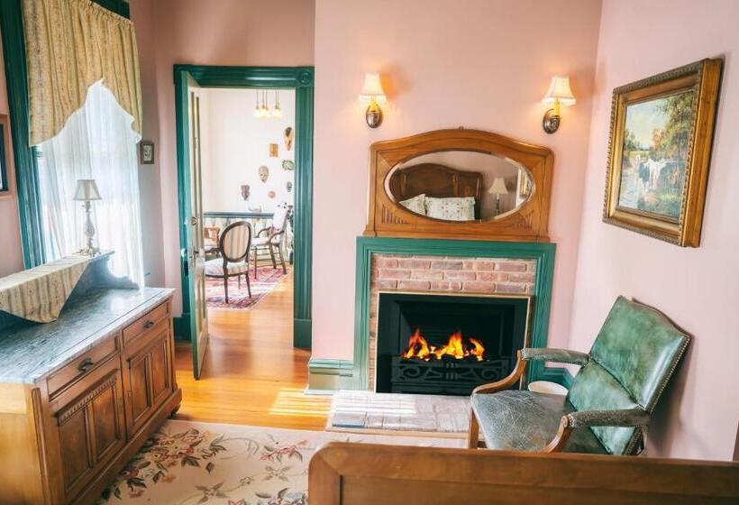 اتاق لوکس, Hummingbird Inn
