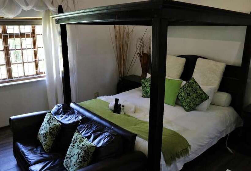 Семейный Номер, Moonriver Guest House