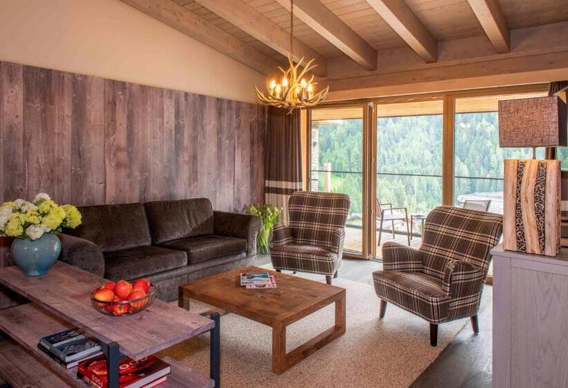 Apartamento em sótão com 3 quartos, Mountain Spa Residences