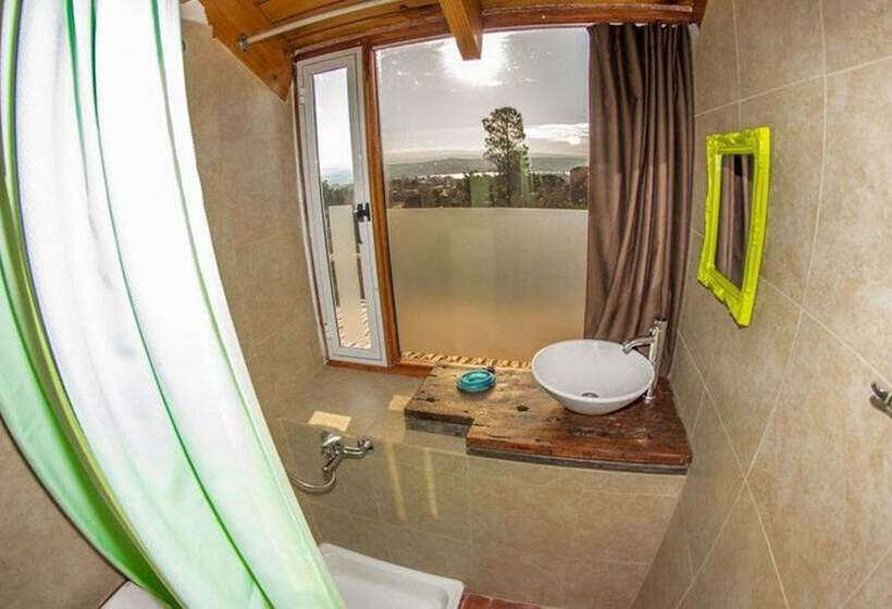 Chambre Triple Supérieure, La Pedrera