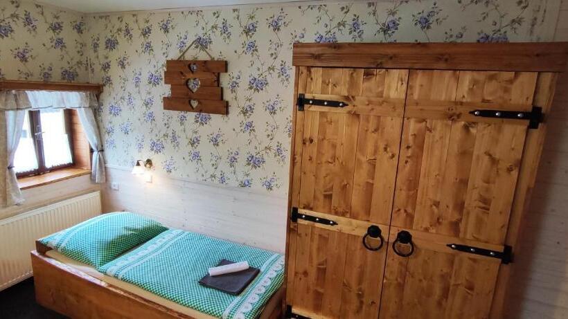 Трехместный Номер Deluxe, Penzion Pod Třešňovkou