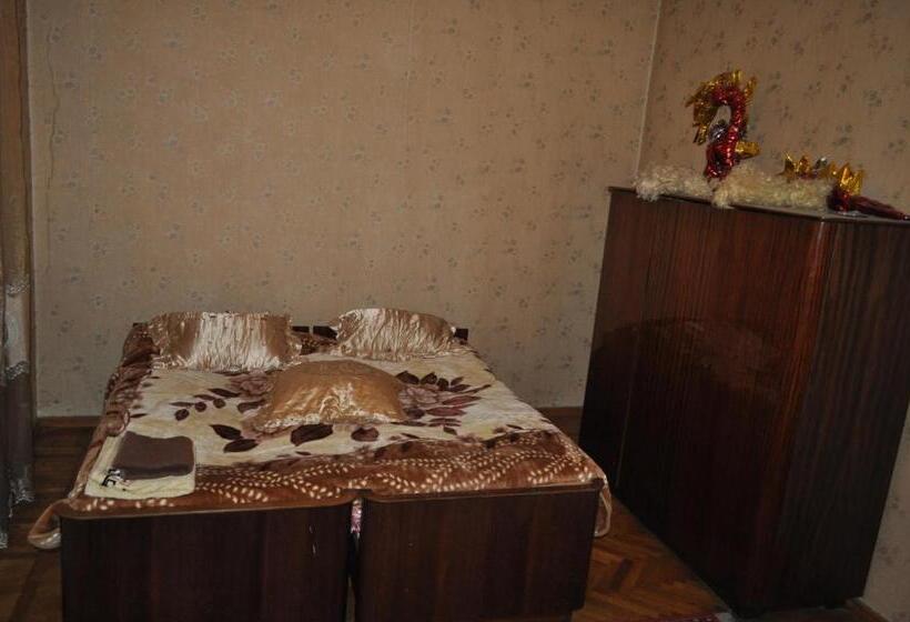 اتاق ساده سه‌ نفره, Guest House Cico