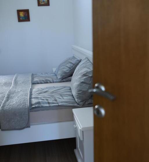 استودیوی استاندارد, Cabarkapa Guesthouse