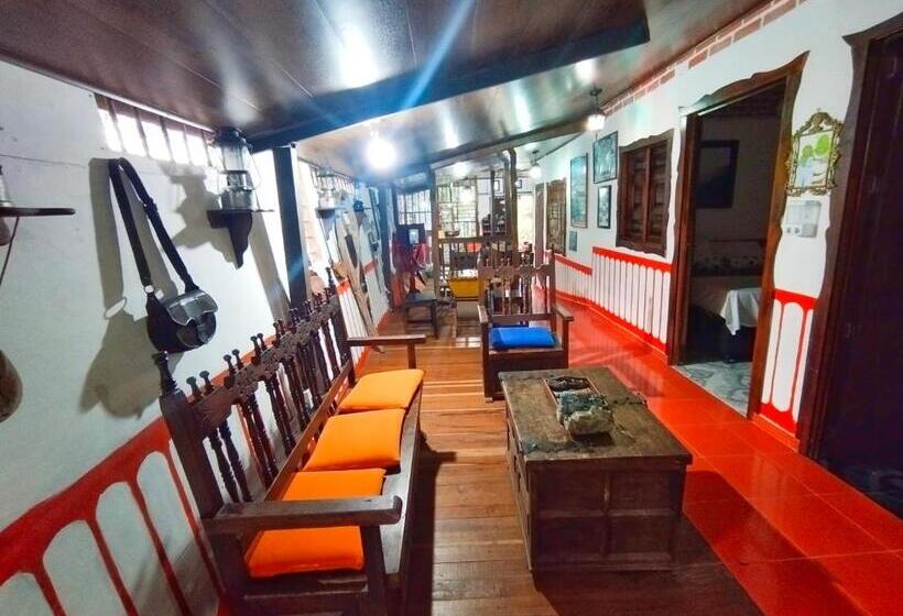 Семейный Номер, Hostal Casa Artvelez