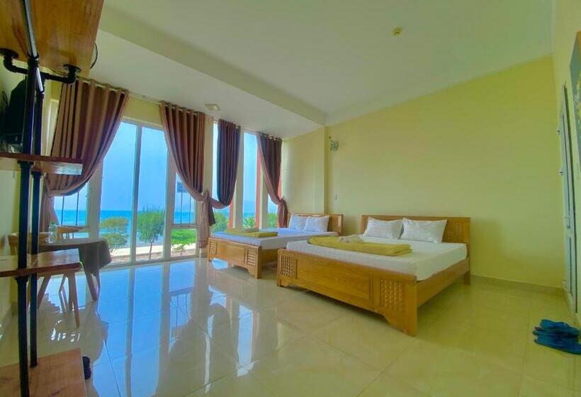 اتاق استاندارد چهار تخته با چشم‌انداز دریا, Motel Tuan Phuong