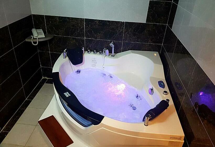 Люкс Повышенной Комфортности, Latheqiya Palace Hotel Suites