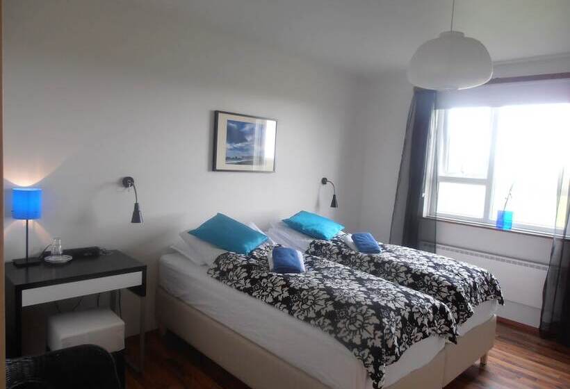 اتاق استاندارد با سرویس بهداشتی مشترک, Giljur Guesthouse