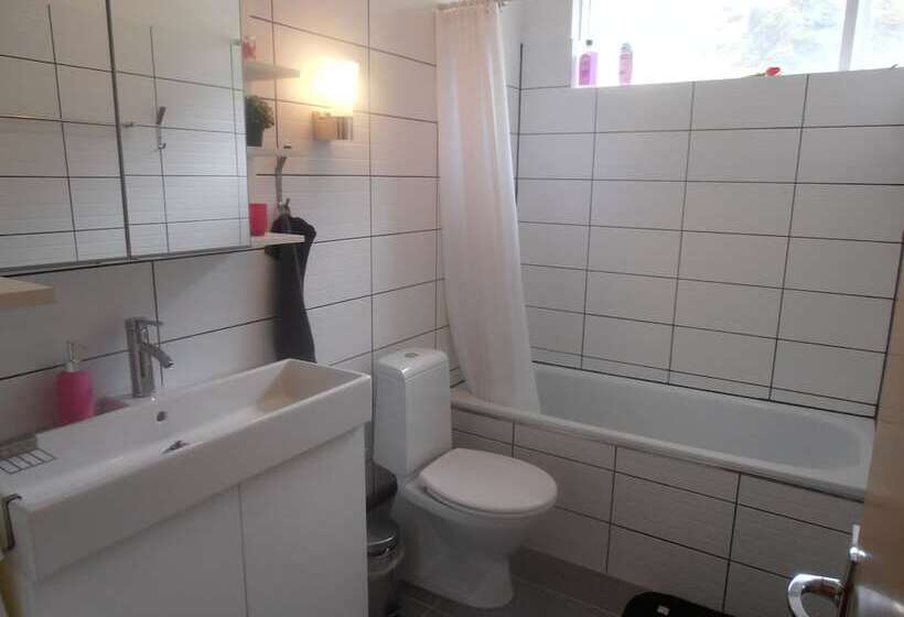 اتاق استاندارد یک تخته با سرویس بهداشتی مشترک, Giljur Guesthouse