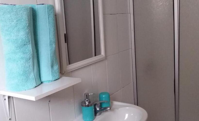 اتاق خانوادگی, Hostal Tunquelen