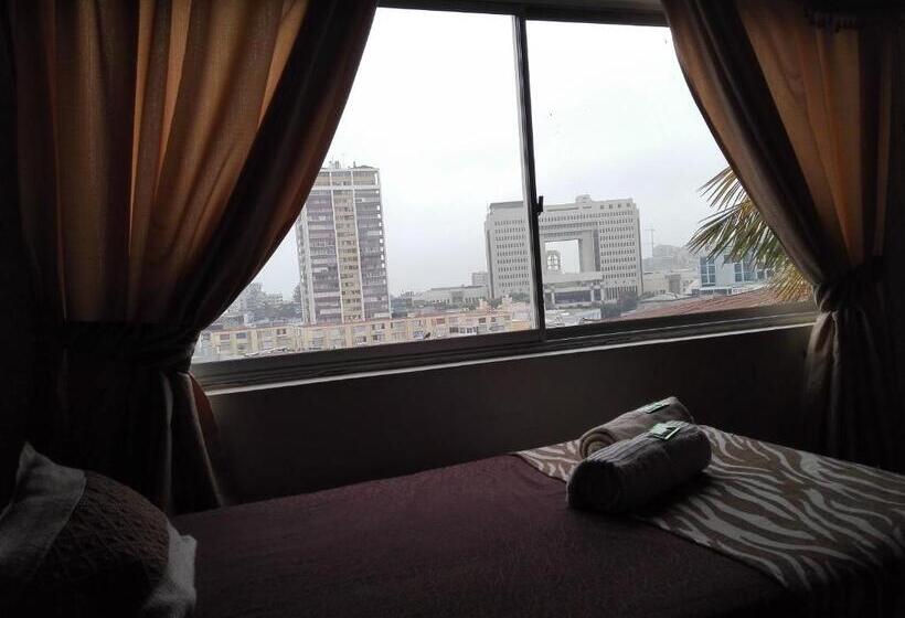 اتاق استاندارد چهار تخته, Hostal Tunquelen