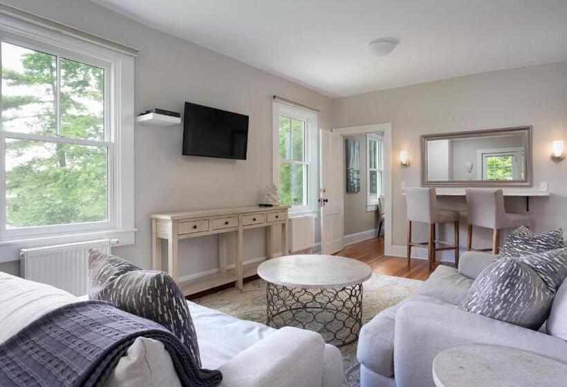 חדר דלוקס עם מיטת קינג, Lakehouse Inn