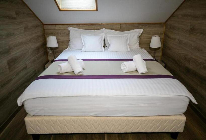펜트하우스 룸, Crema Residence