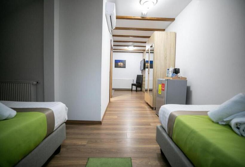 펜트하우스 룸, Crema Residence