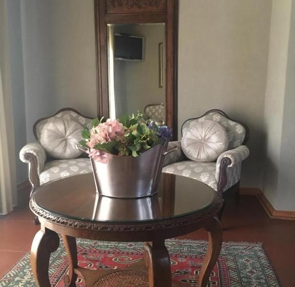 Президентский Люкс, Villa Brocant Guest House