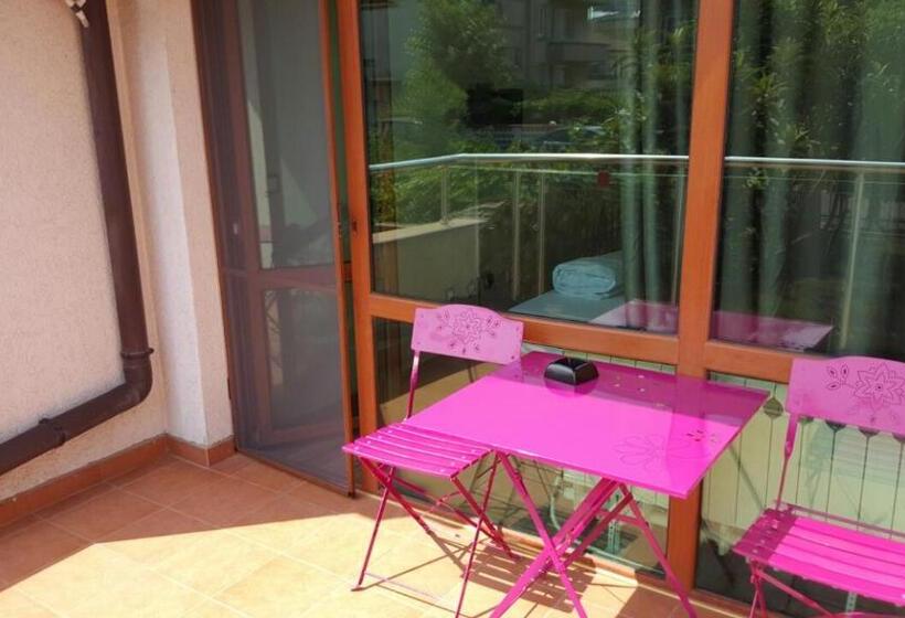 标准间带阳台, Guest House Beglik Tash