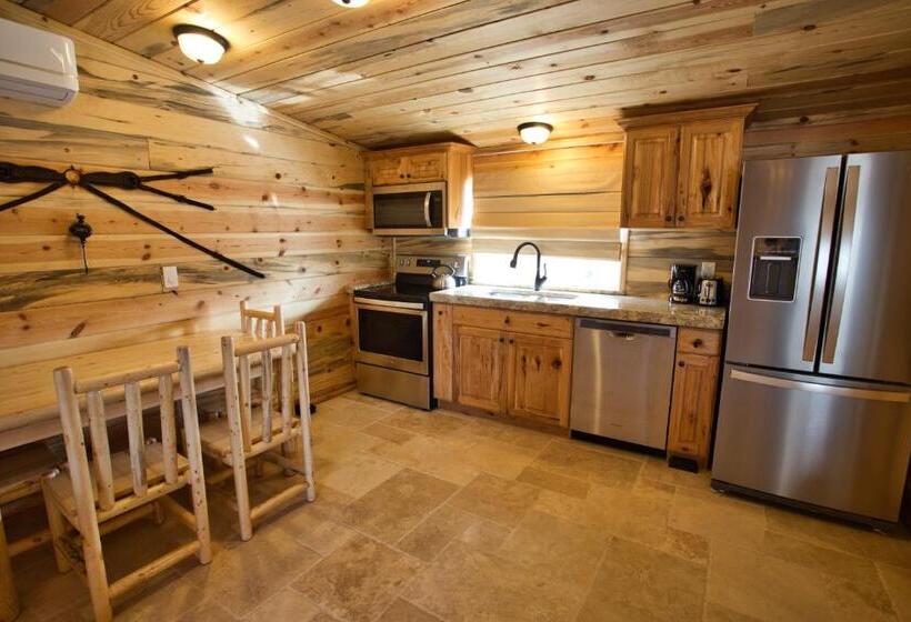 패밀리 룸, Sevier River Ranch & Cattle Company