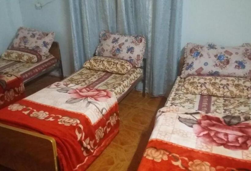 اتاق استاندارد سه تخته با سرویس بهداشتی مشترک, Sami Hostel