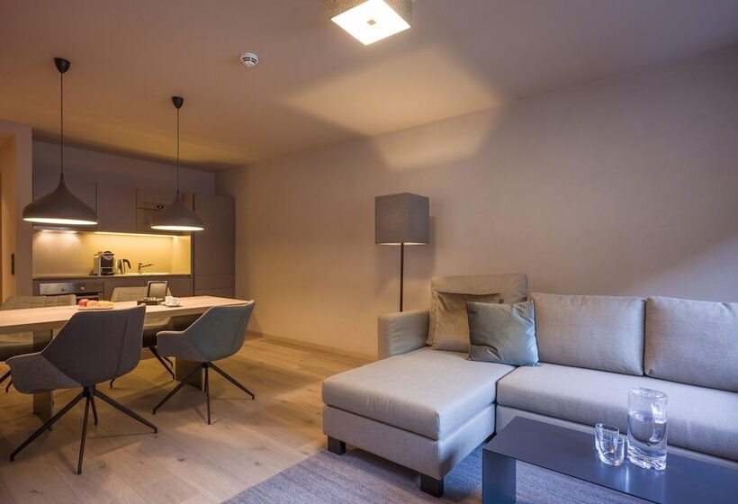 Апартаменты 2 Спальни, Postresidenz