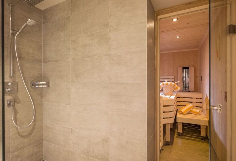Апартаменты Deluxe 3 Спальни, Postresidenz