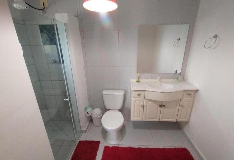 Medencére Néző Junior Suite, Vila Lia