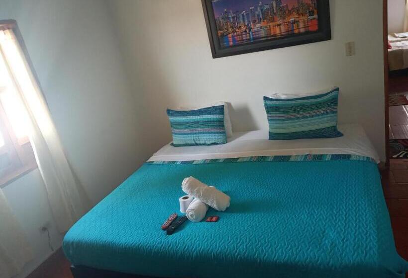 标准间带阳台, Hostal El Pino