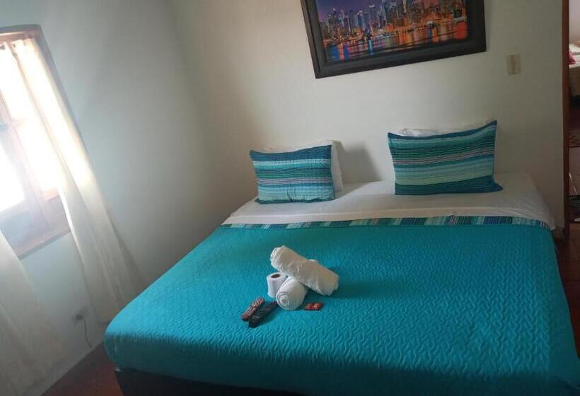 标准间带阳台, Hostal El Pino