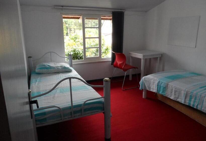 バス共有のスタンダードルーム, Austria Hostel & Pousada