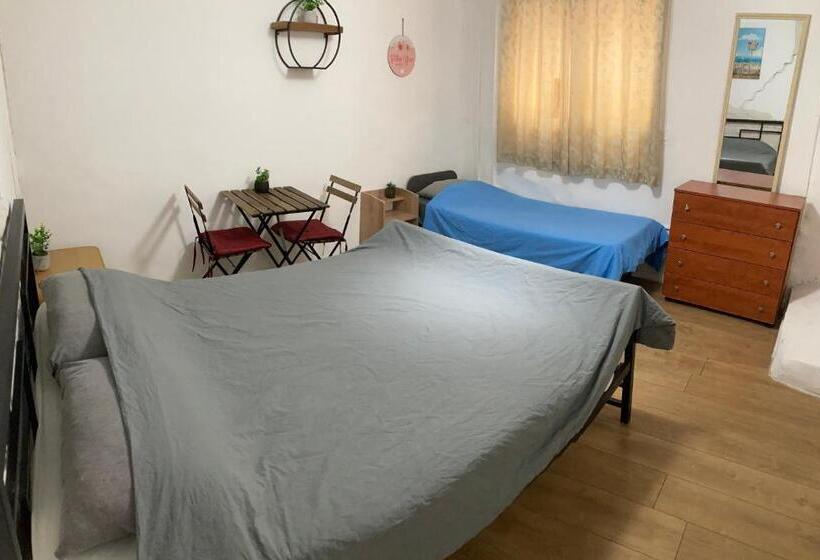 غرفة قياسية ثلاثية حمام مشترك, Dotan S Boutique Guesthouse   By The Beach!