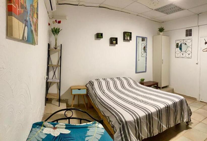 غرفة قياسية حمام مشترك, Dotan S Boutique Guesthouse   By The Beach!