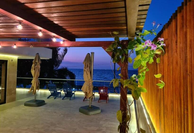 اتاق استاندارد با بالکن و چشمانداز دریا, Camino Palmero Coveñas