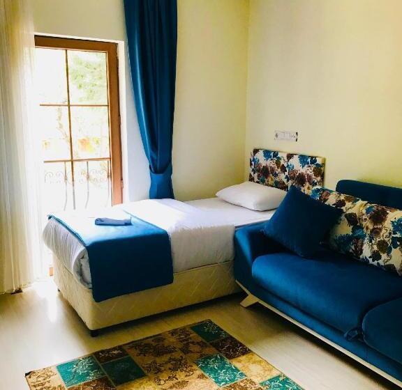 1 Bedroom Apartment River View, Mego Suite Otel