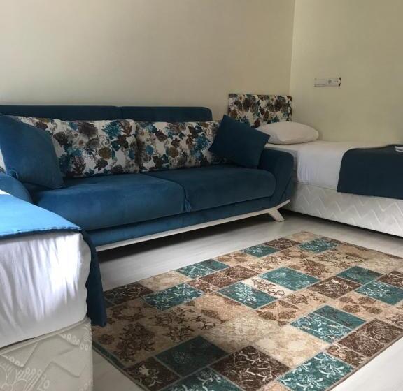 1 Bedroom Apartment River View, Mego Suite Otel