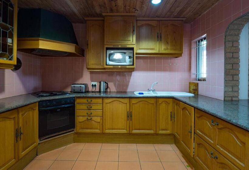 Casa 1 Quarto, Carrington Guest House