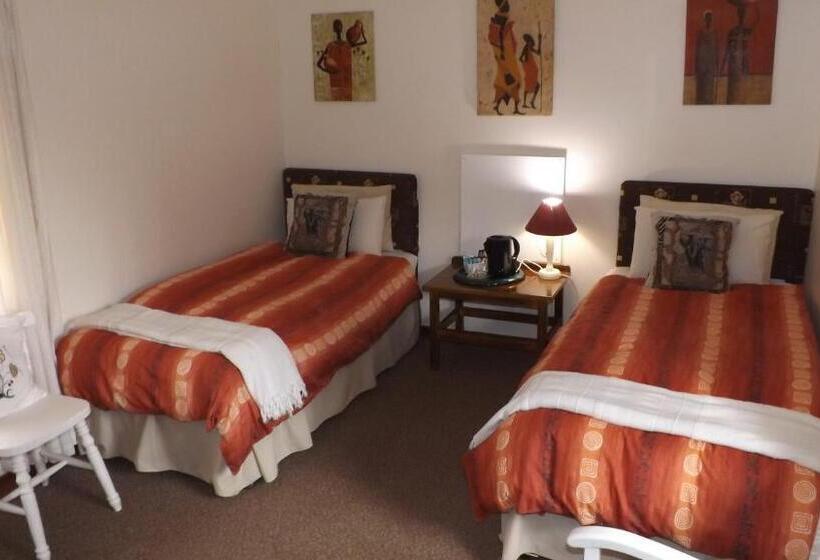 Шале 1 Спальня, Thatchings Guest House