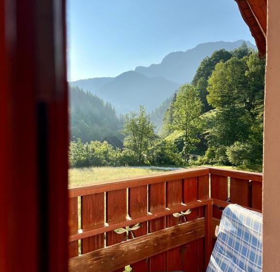 اتاق استاندارد با چشم‌انداز کوهستان, Country House   Turistična Kmetija Ambrož Gregorc