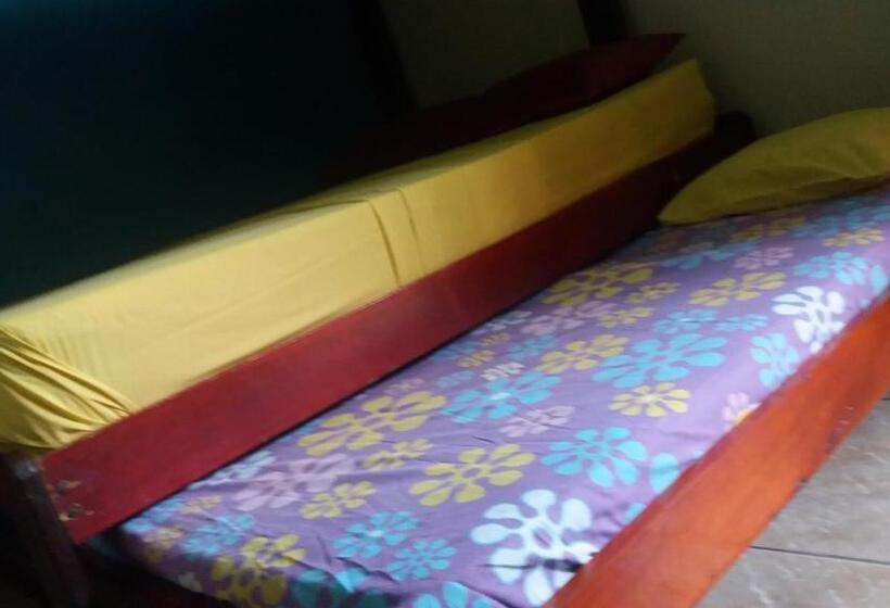 Номер Стандарт Трехместный, Hospedaje Dannita B&b