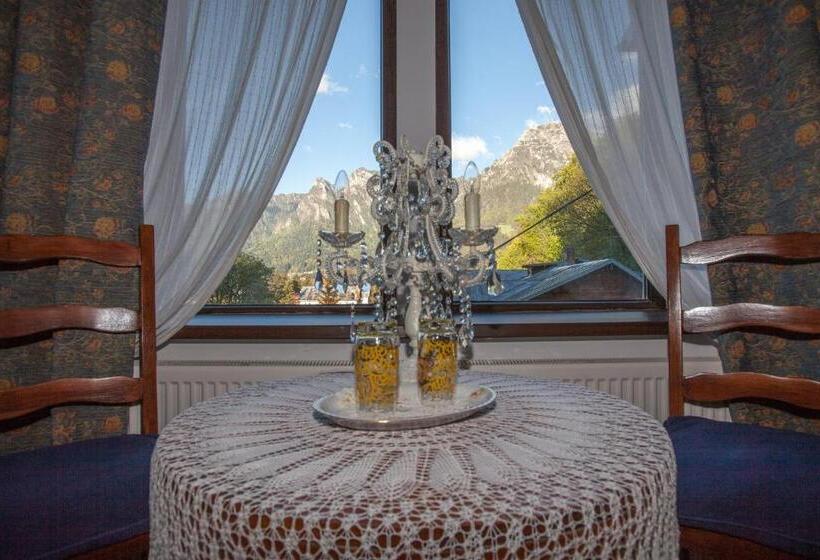 스위트, Il Piccolo Castello Busteni