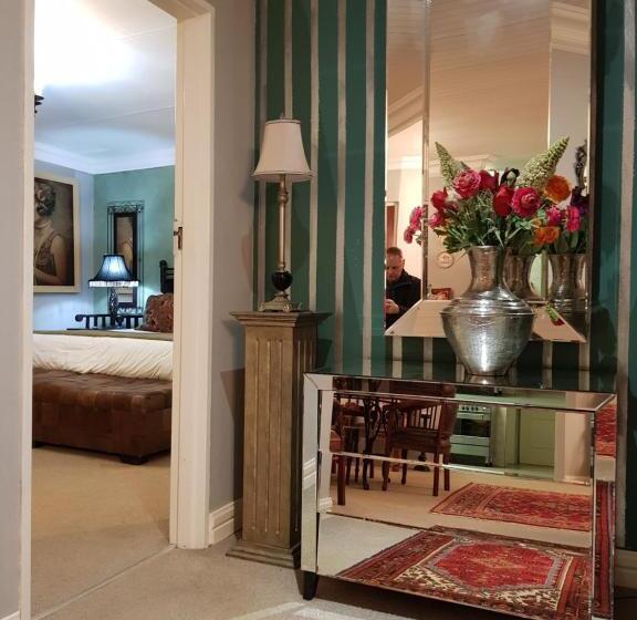 اتاق لوکس با تخت بزرگ, Marrakech Guest House
