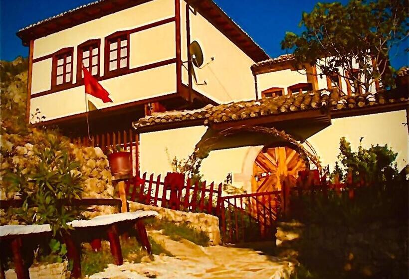 基本三人间, Rooms Emiliano Castle Of Kruja