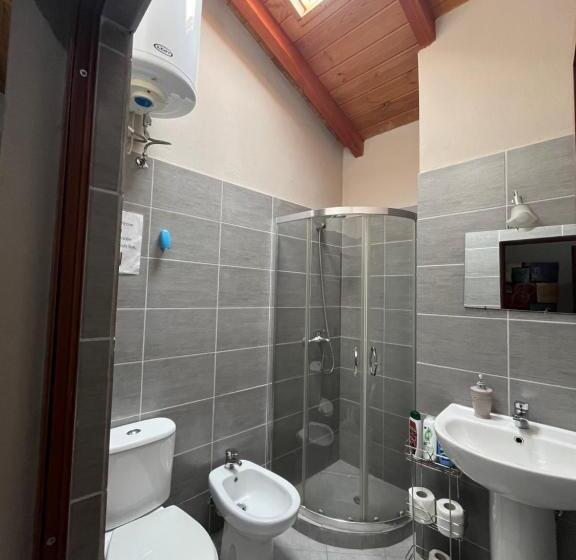 ベーシックトリプルルーム, Rooms Emiliano Castle Of Kruja