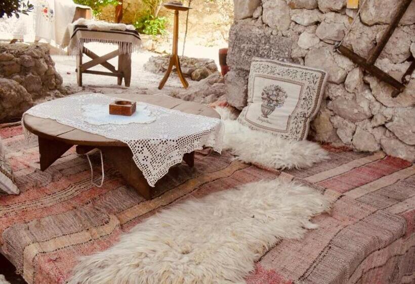 スタンダード４人部屋, Rooms Emiliano Castle Of Kruja