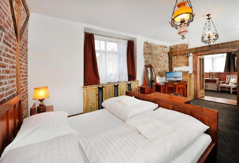اتاق استاندارد سه نفره, Vila U Septima