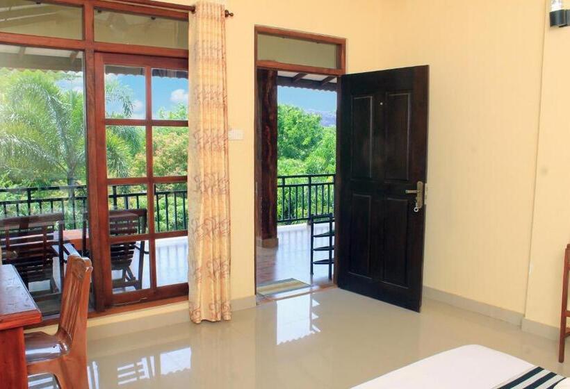 Номер Deluxe с Балконом, Darshani Lodge