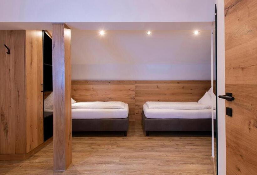 Семейный Номер, Gasthof Pension Wulfenia