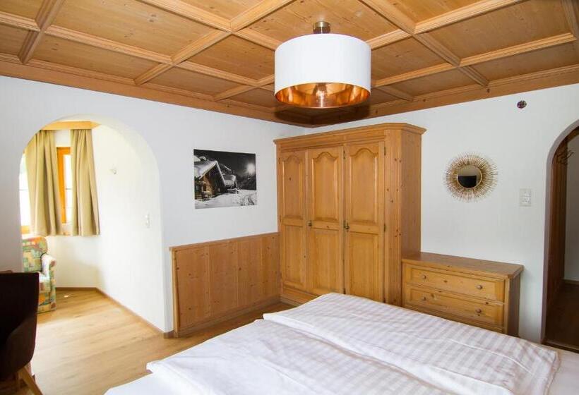 Трехместный Номер Стандарт с Балконом, Haus Am Sonnenhang