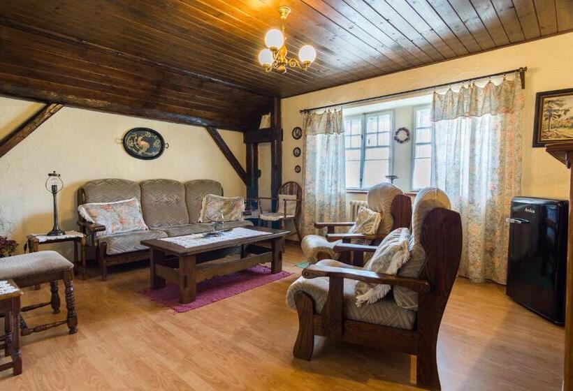 جناح, Pension Brusenka