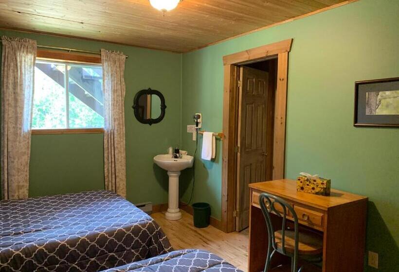 Номер Стандарт 2 Двуспальные Кровати, L'auberge Refuge Du Trappeur